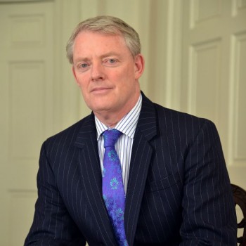 Dr Sandy Nairn
